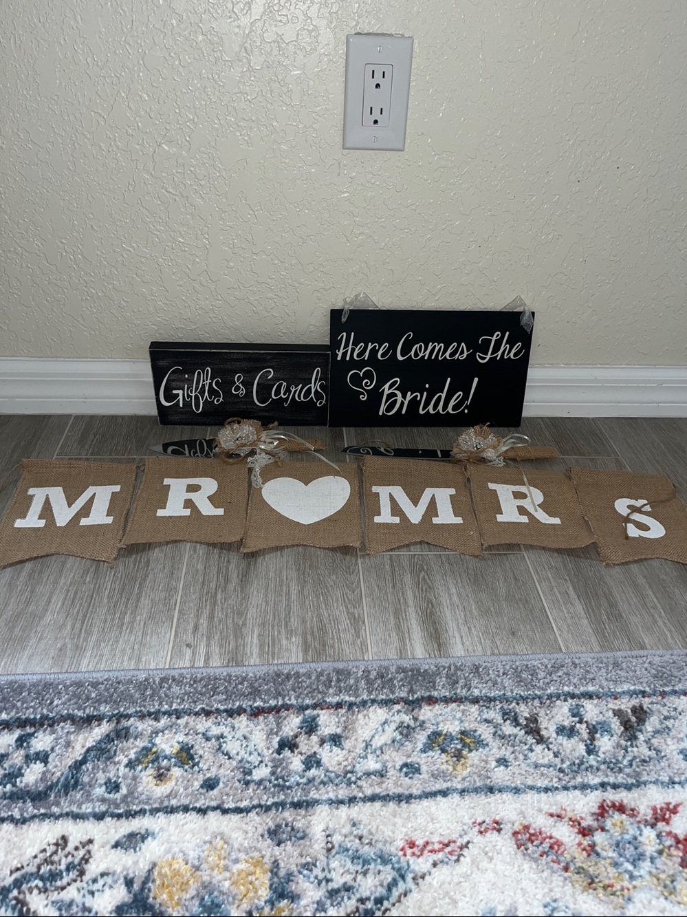 Mr & Mrs Burlap Banner, 2 cake knives, gift table sign bundle